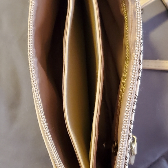 Shoulder bag - Picture 3 of 3